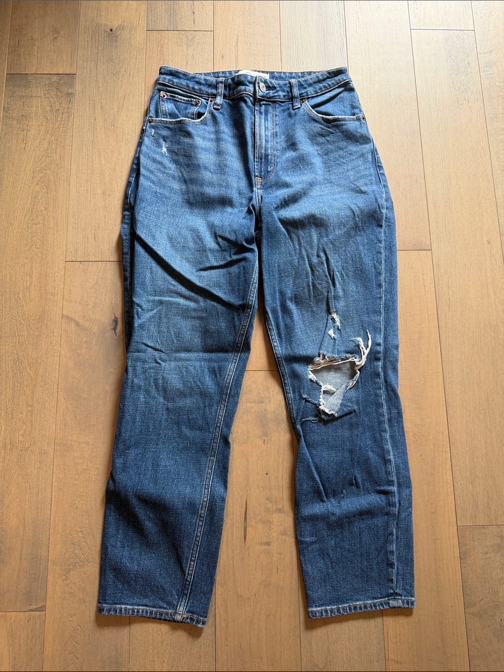 Abercrombie & Fitch CURVE LOVE “The Mom High Rise” Jeans